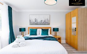 2 Bed Apartment By Av Stays East Croydon